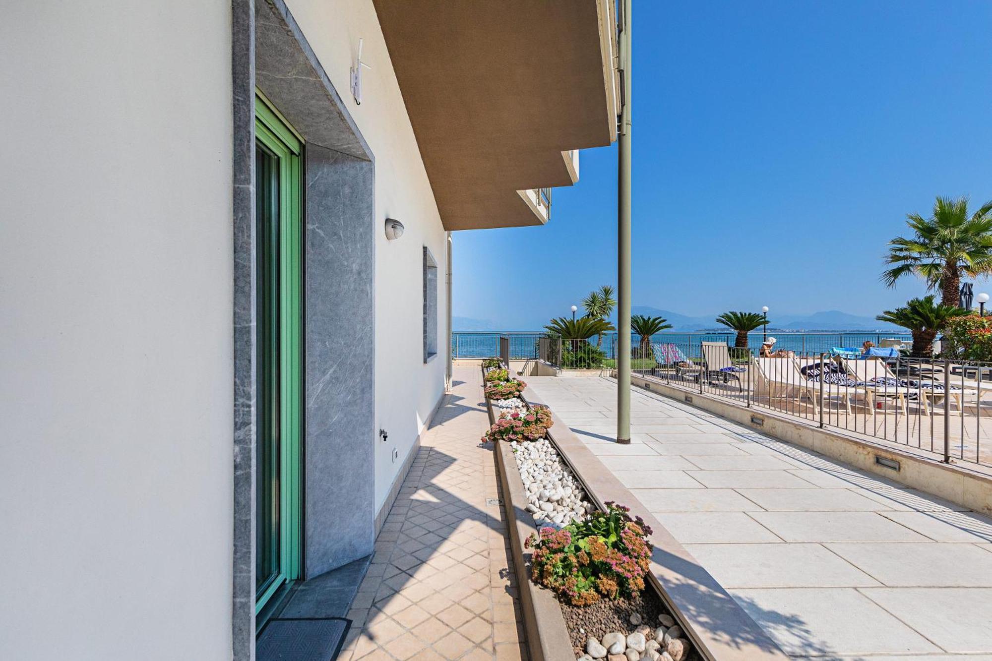 Residenza Miralago By Wonderful Italy Ντεζεντσάνο ντελ Γκάρντα Εξωτερικό φωτογραφία
